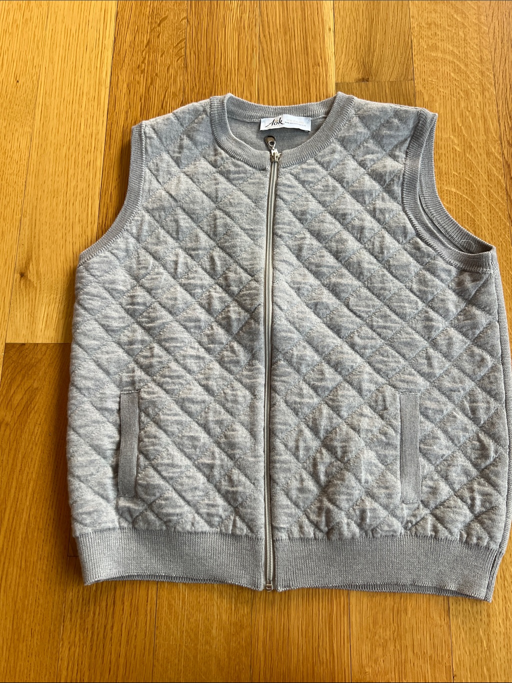 Quilted 100% Merino Zip Sleeveless Vest With Pockets/M